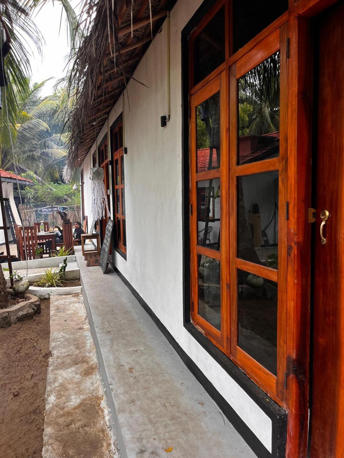 Surfing Lion Hostel Arugam Bay Exterior photo